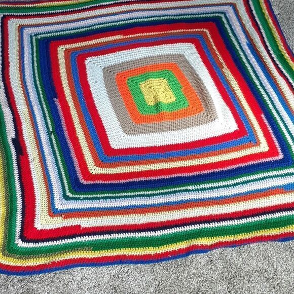 Beautiful hand crocheted 50" X 51" afghan - Picture 4 of 6